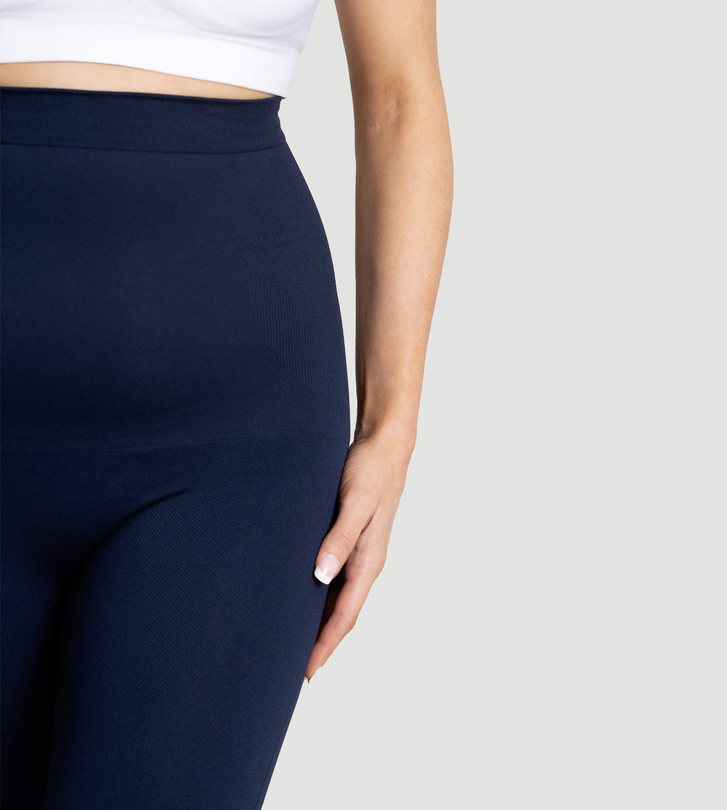 High-Waisted-Shaping-Leggings-Black-Front